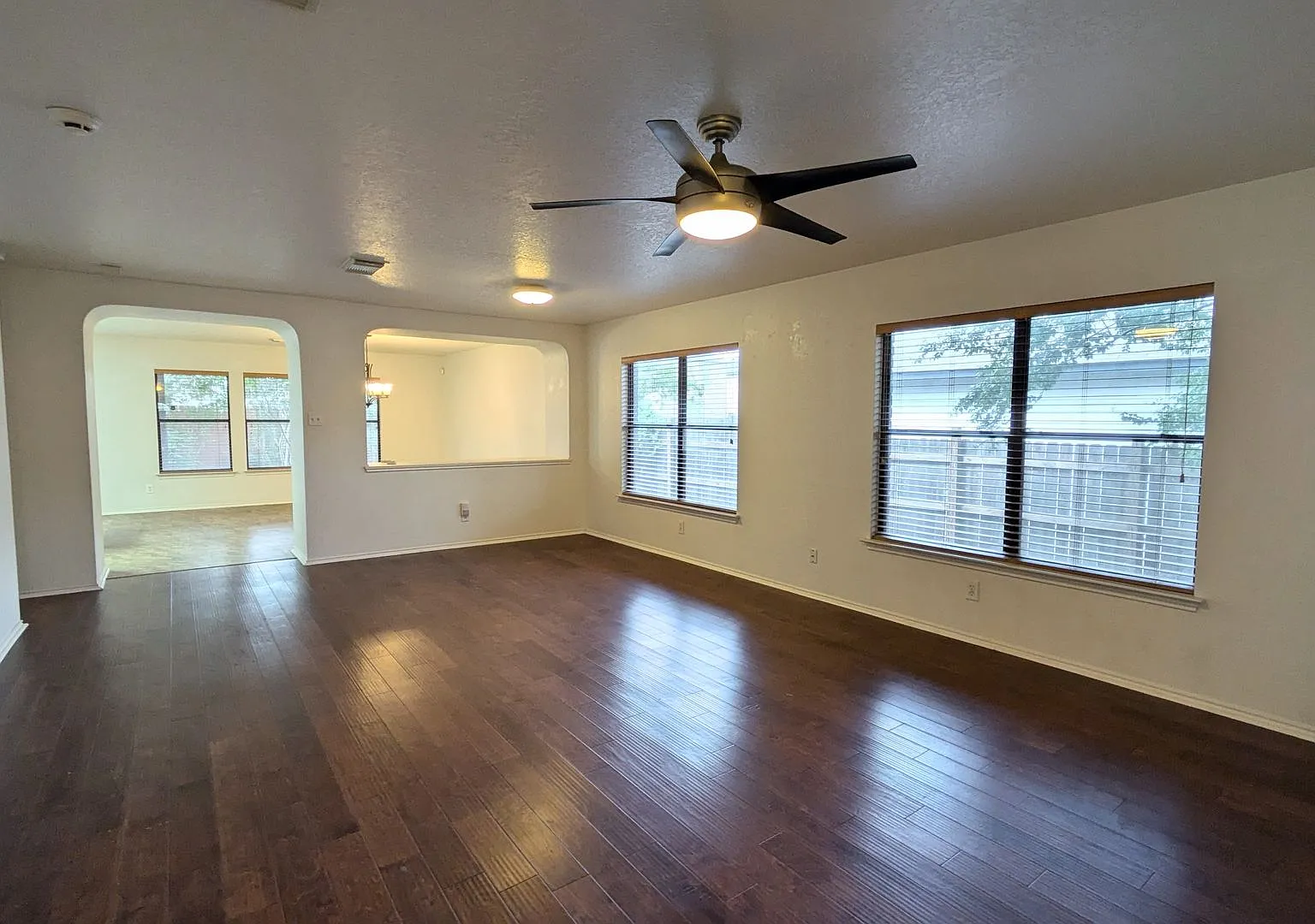5015 Viking Coral San Antonio TX 78244 — Photo 4
