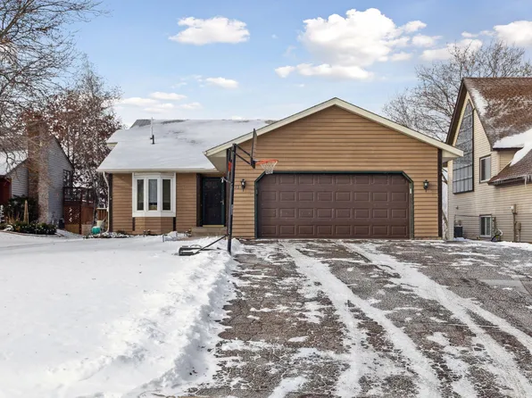 373 Londin Cir, Saint Paul, MN 55119