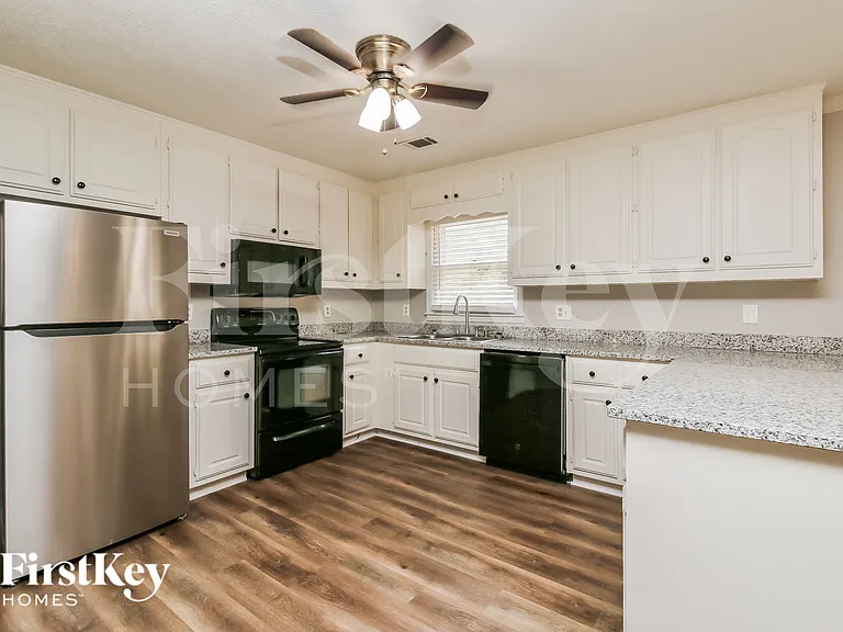 125 Bentley Place Way — Photo 8