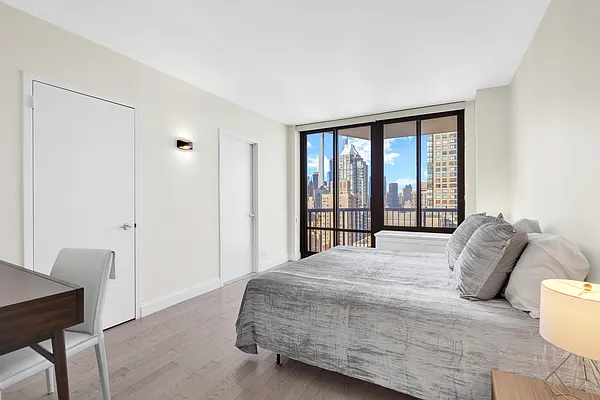 Sold by Douglas Elliman | media 15