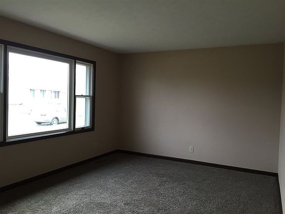 3rd image of 509 Bayberry Dr