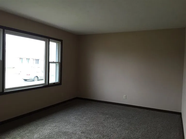 509 Bayberry Dr — Photo 3