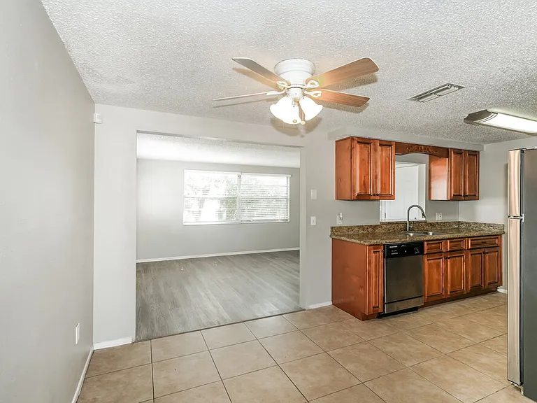 11610 Meadow Dr — Photo 5