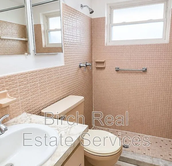 7435 Live Oak Ln — Photo 11