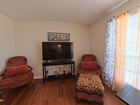 5th image of 214 E TEAKWOOD Circle