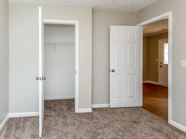 173 Waters Edge Dr — Photo 12