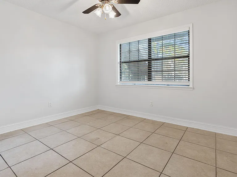 5236 Treetops Dr #L-104 — Photo 15