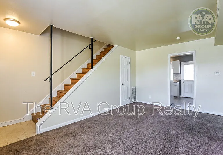 4111 Kinsley Ave — Photo 2