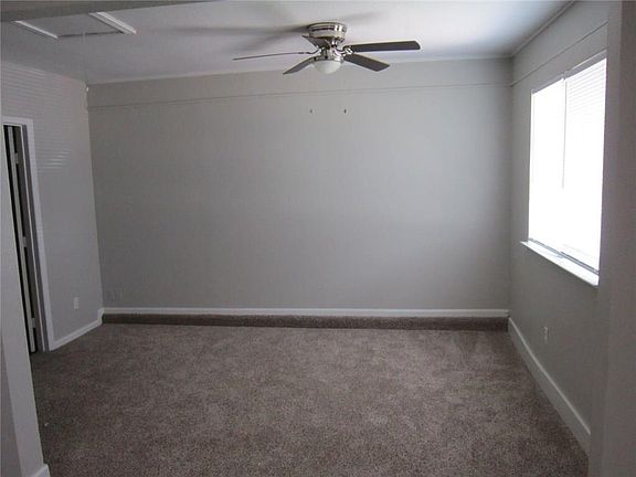 3rd image of 406 Milam Dr
