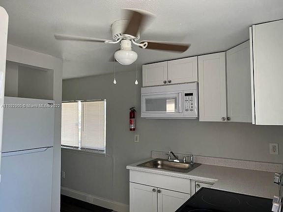 3rd image of 616 13th St Floor 2