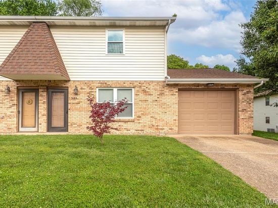 518 Bargraves Blvd #B, Troy, IL 62294