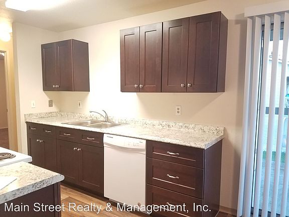 2nd image of 504 4th Ave SE APT C