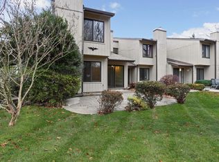 46 Berkshire Ct, Red Bank, NJ 07701