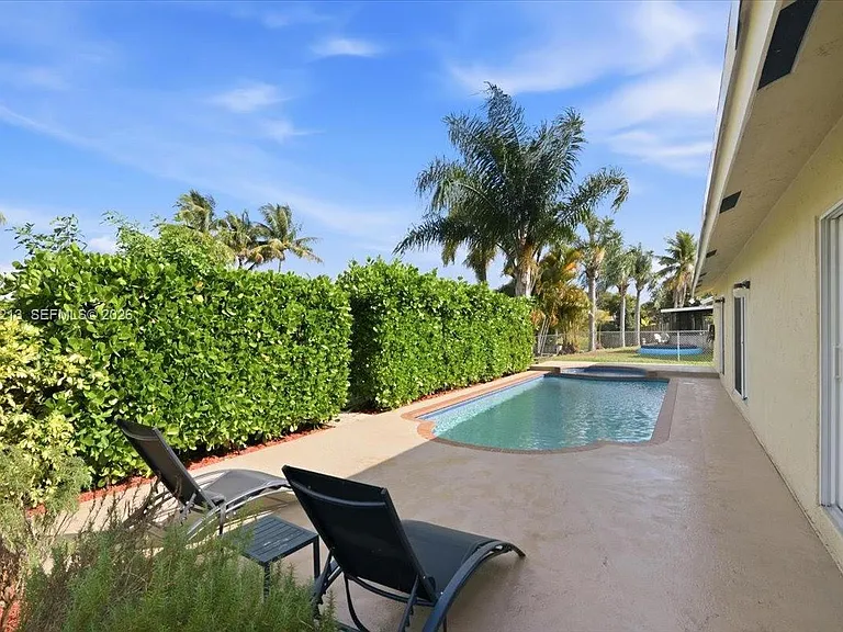 9349 NW 47th St — Photo 34
