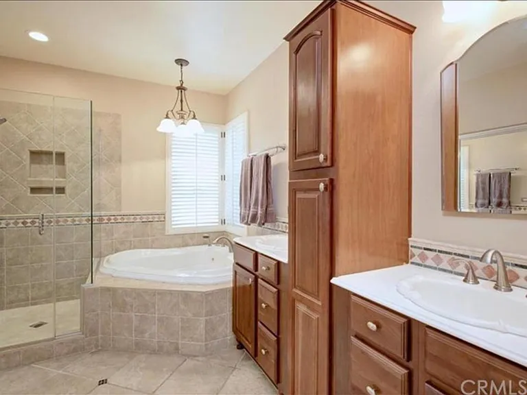 24 Seven Kings Pl — Photo 9