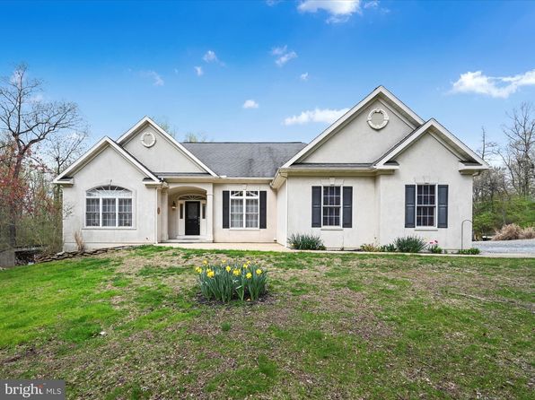 328 Orchard Rd, Fleetwood, PA 19522