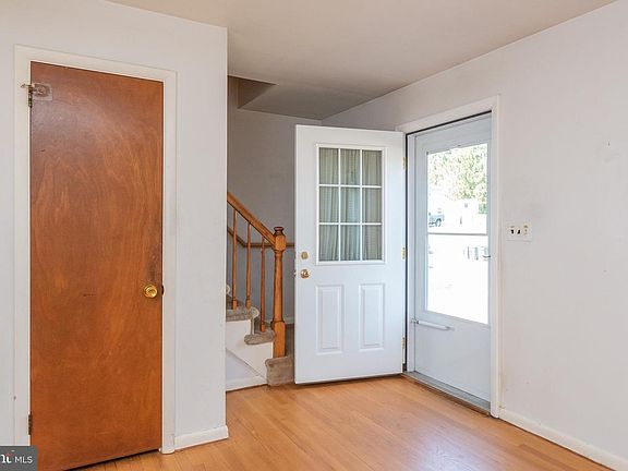 4th image of 515 Courtland Pl