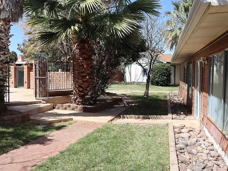 1810 Town And Country Dr — Photo 21