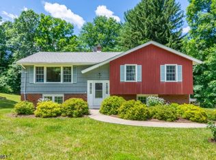 37 Mountain View Ave, Long Valley, NJ 07853