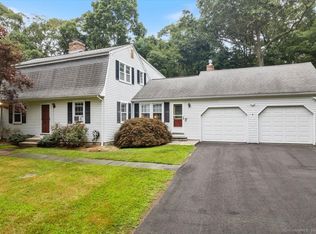 19 Kitteridge Hill Rd, Old Saybrook, CT 06475