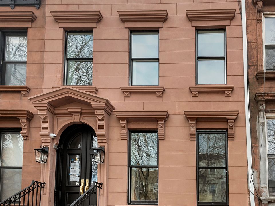 1st image of 260 Clifton Pl #1