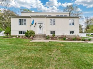 3 Bound Brook Ln, Harriman, NY 10926