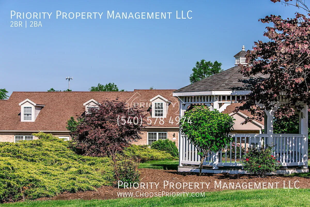 2BR 2BA Townhome in Park Rose, Harrisonburg — Photo 1