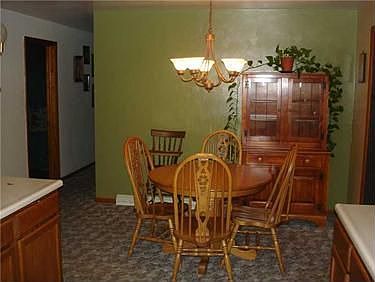 4th image of 470 Clairvaux Dr