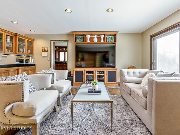 5th image of 2142 Magnolia Ln