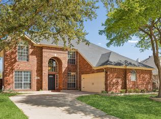405 Stoneleigh Cir, Lake Dallas, TX 75065