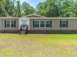 10320 Neuse Rd, Grantsboro, NC 28529