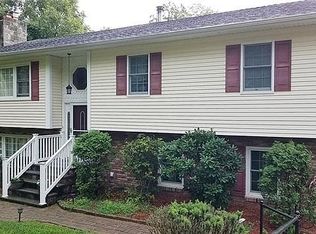 99 Red Mills Rd, Mahopac, NY 10541