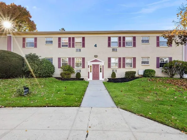 324 Post Avenue #4I, Westbury, NY 11590