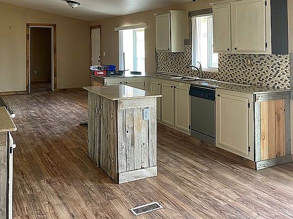 Spacious kitchen