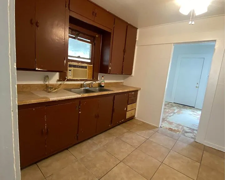 147 Grapeland Ave — Photo 6