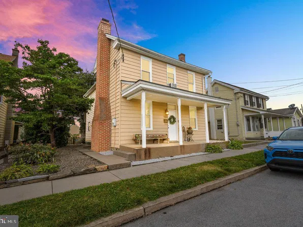 129 S Market Ave, Mount Joy, PA 17552