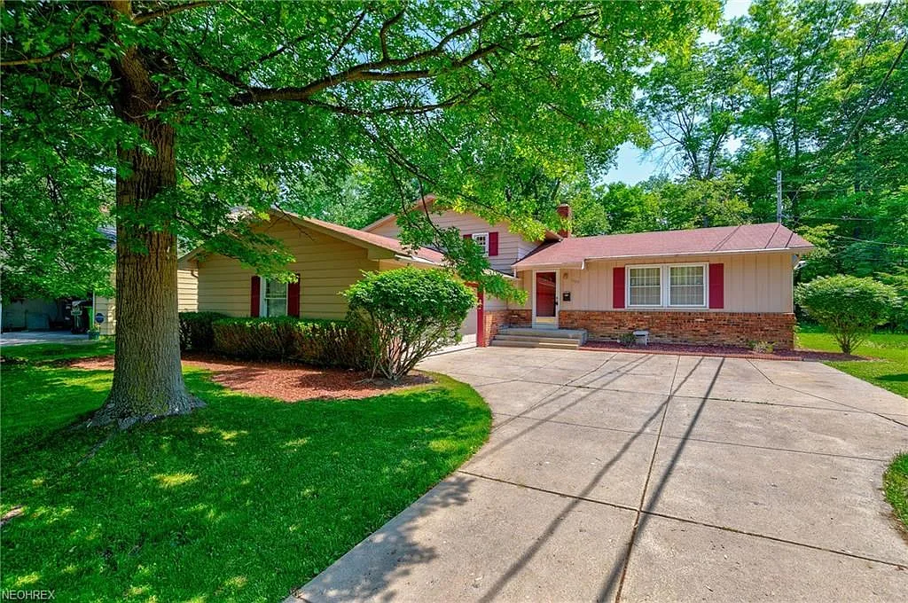 1117 Hillrock Dr photo 1