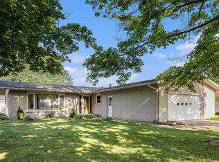 60220 Robin Hood Ln, Elkhart, IN 46517