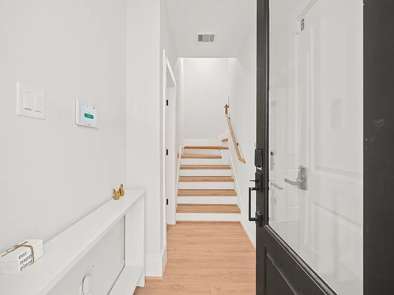 1208 Moody St — Photo 28