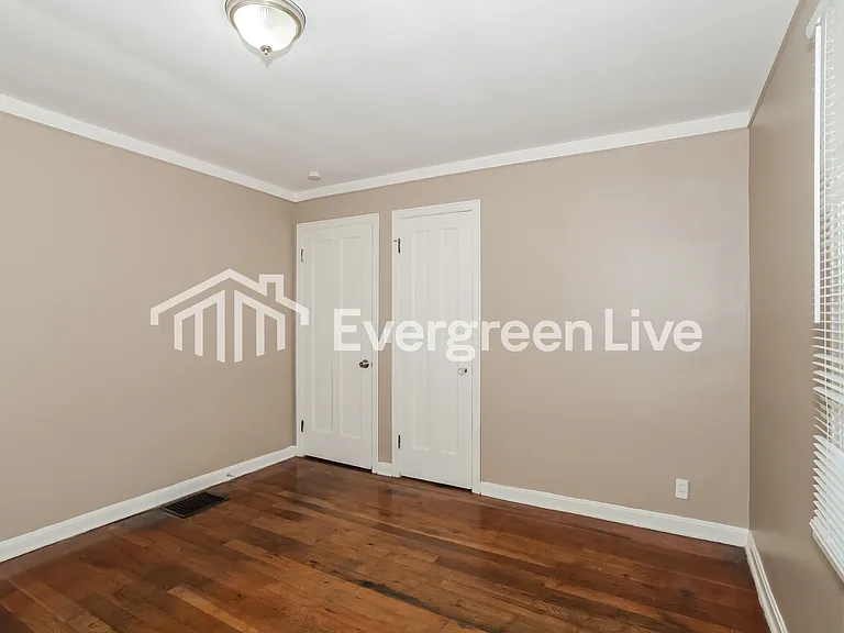 6923 Gloria Dr — Photo 9