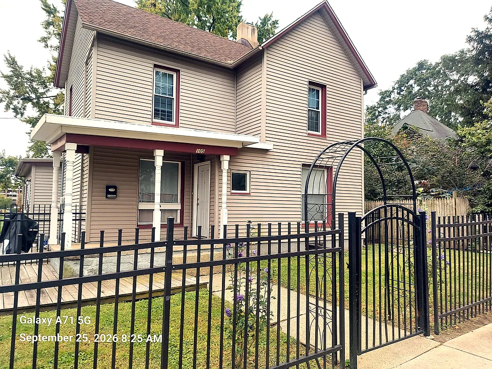 105 W Vine St