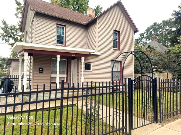 105 W Vine St, Champaign, IL 61820