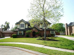 63 Greenvale Ct, Lake Jackson, TX 77566