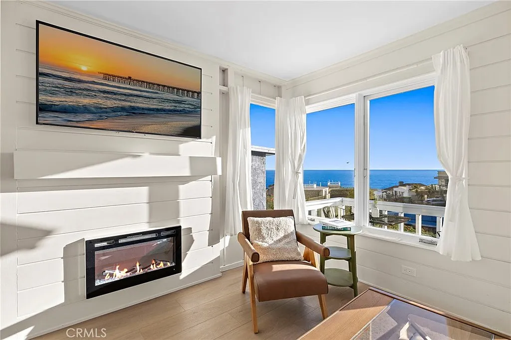 Studio, 460 sqft, $4,195 — Photo 2