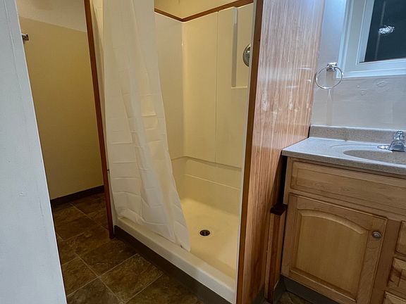 3rd image of 5031 11th Ave NE APT B