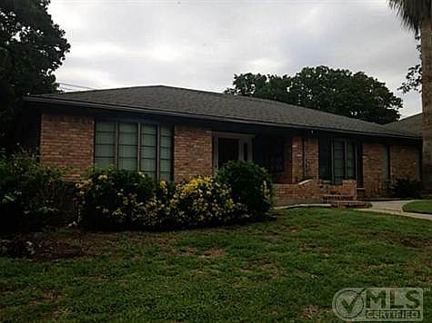 1st image of 412 Cumberland Dr