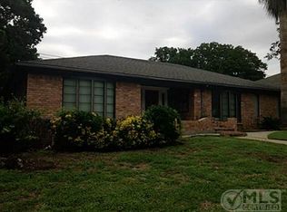 412 Cumberland Dr, Hurst, TX 76054