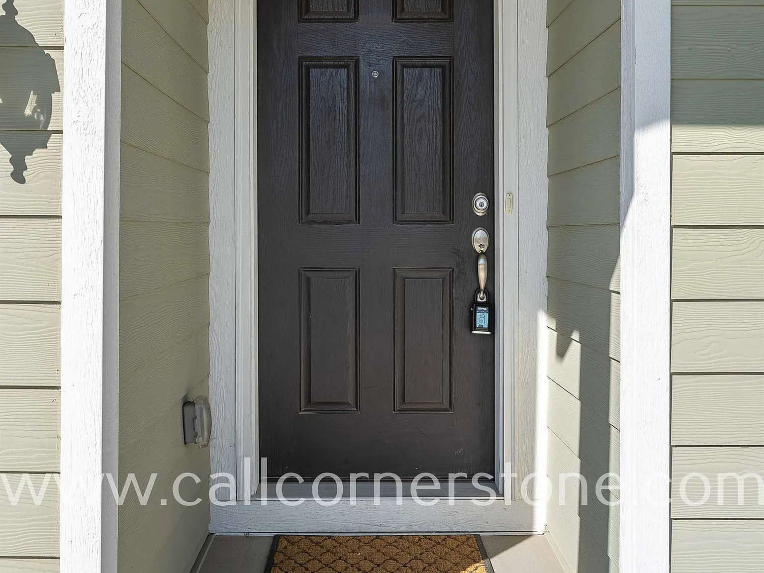 3 bed, 2.0 bath, 1469 sqft, $2,322 — Photo 3