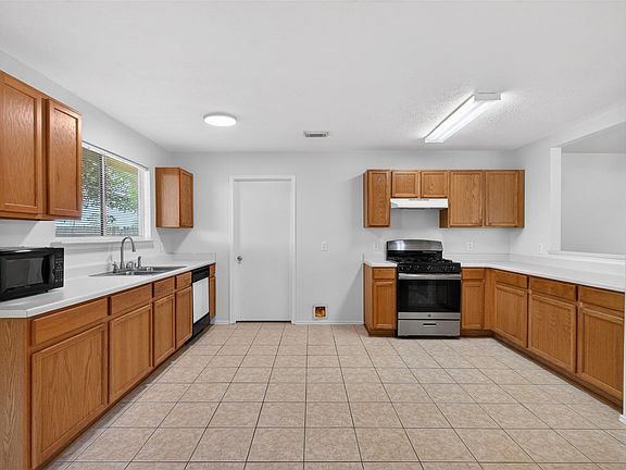 3rd image of 1208 Cambay Dr