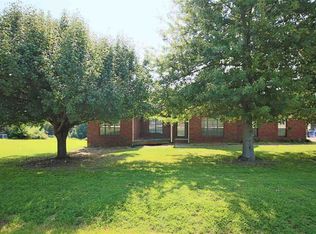 127 Ridgeway Ln, Millington, TN 38053